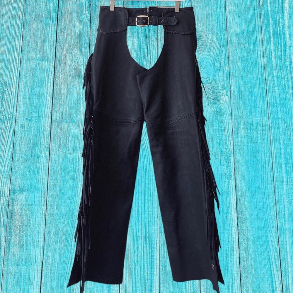 BLACK LEATHER SHAPS WITH SIDE FRINGE